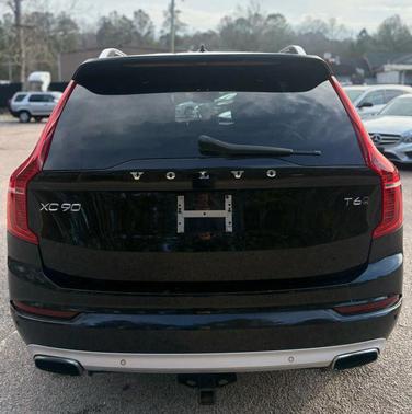 2017 Volvo XC90 T6 Momentum