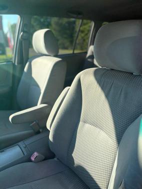 2004 Toyota Highlander Base