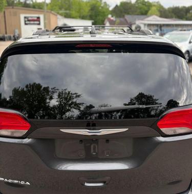 Granite Crystal Metallic Clearcoat 2017 Chrysler Pacifica Touring-L