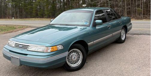 1993 Ford Crown Victoria LX