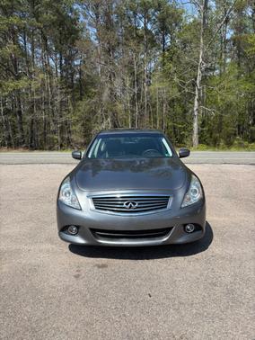 2013 INFINITI G37 x