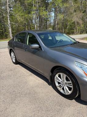 2013 INFINITI G37 x