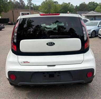 Clear White 2018 Kia Soul Base