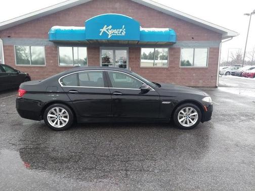 Photo 2 of 43 of 2016 BMW 528 i