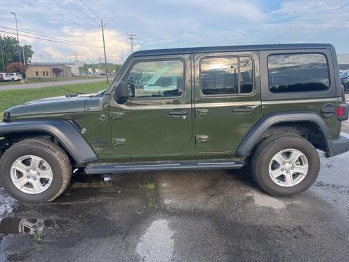 2022 Jeep Wrangler Unlimited Sport