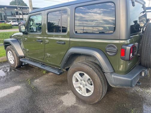2022 Jeep Wrangler Unlimited Sport