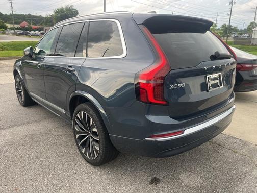 2025 Volvo XC90 B5 ULTRA