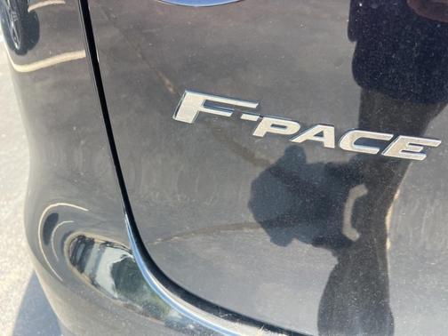 2017 Jaguar F-PACE 35t R-Sport