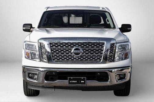 2017 Nissan Titan SV