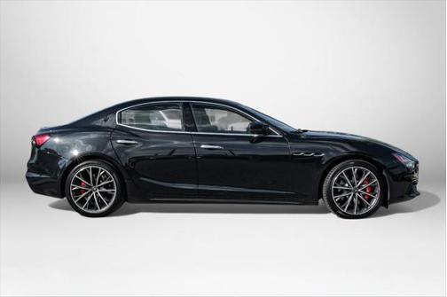 2022 Maserati Ghibli Modena Q4