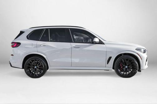 2021 BMW X5 M50i