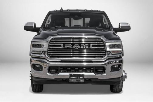 2020 RAM 3500 Laramie Crew Cab 4x4 8' Box