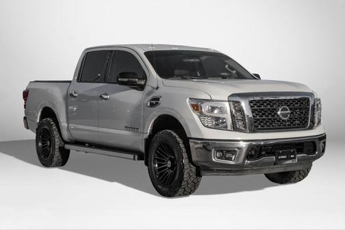 2017 Nissan Titan SV