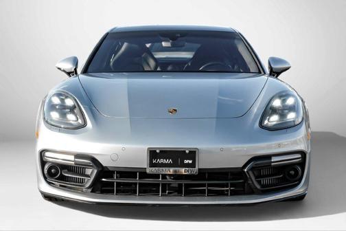 Dolomite Silver Metallic 2019 Porsche Panamera GTS
