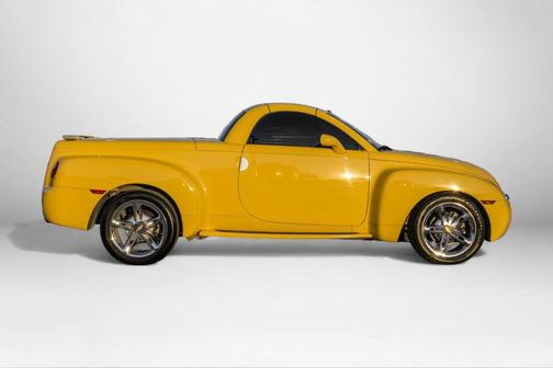 2005 Chevrolet SSR Base