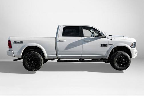 2017 RAM 2500 Big Horn Crew Cab 4x4 6'4' Box