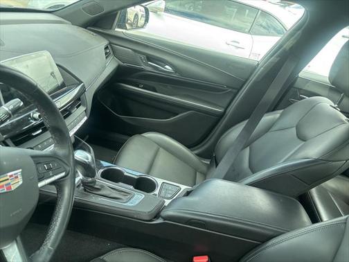 2023 Cadillac CT4 Luxury