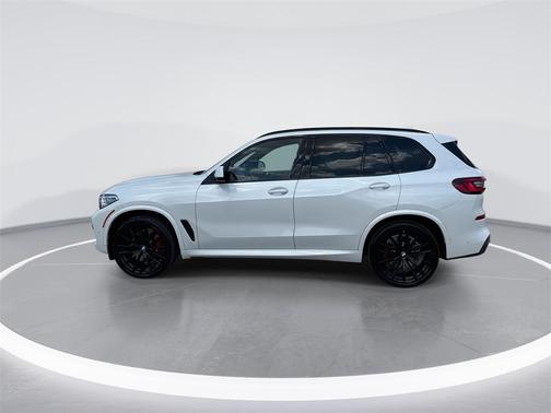 2022 BMW X5 M50i