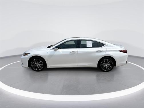 2022 Lexus ES 300h Base
