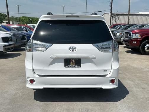 2017 Toyota Sienna SE