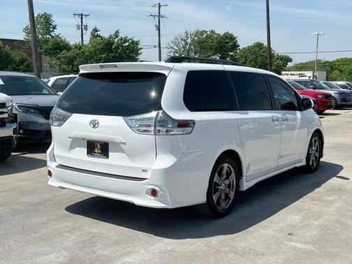 2017 Toyota Sienna SE