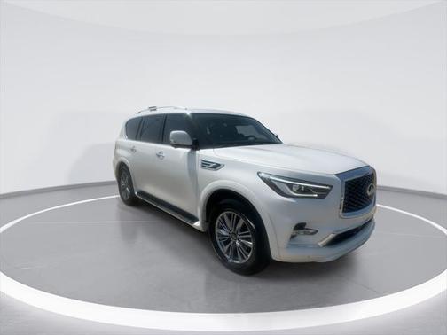2022 INFINITI QX80 Luxe