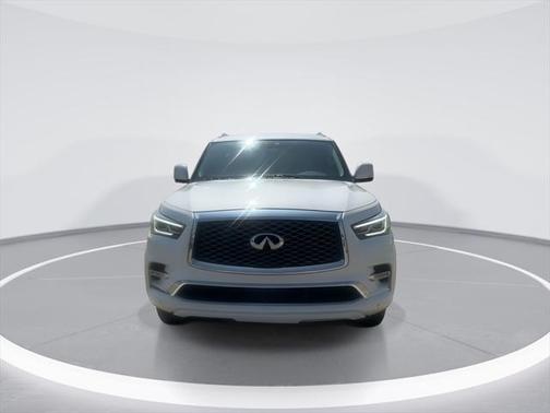 2022 INFINITI QX80 Luxe