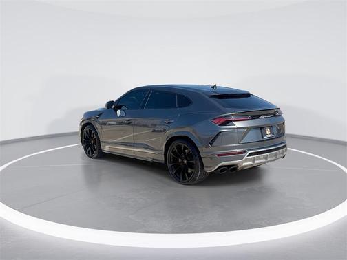 2020 Lamborghini Urus Base