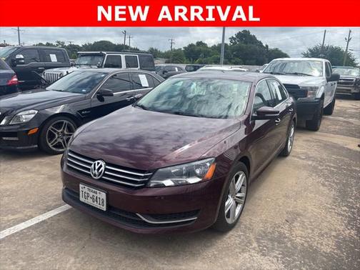2014 Volkswagen Passat 1.8T Auto SE w/Sunroof & Nav