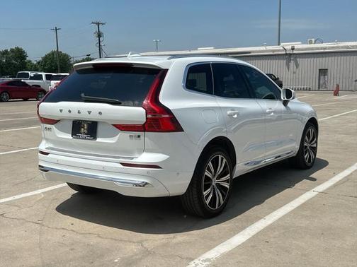 2022 Volvo XC60 B5 Inscription