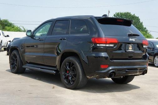 Photo 5 of 45 of 2017 Jeep Grand Cherokee SRT