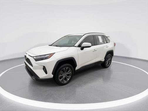 2022 Toyota RAV4 Hybrid SE