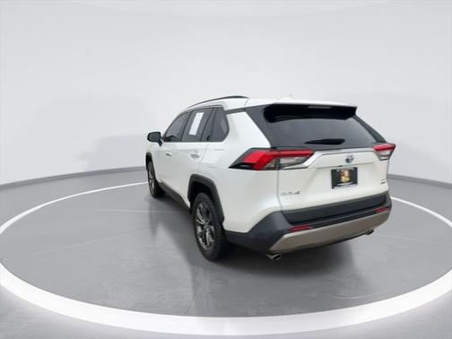 2022 Toyota RAV4 Hybrid SE