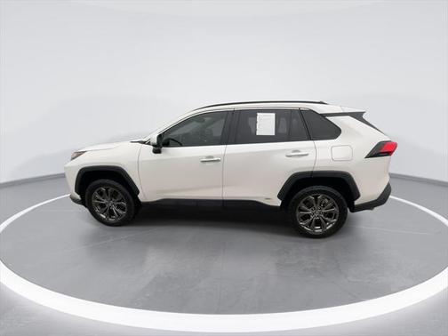 2022 Toyota RAV4 Hybrid SE