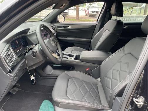2024 Volkswagen Atlas Cross Sport 2.0T SE