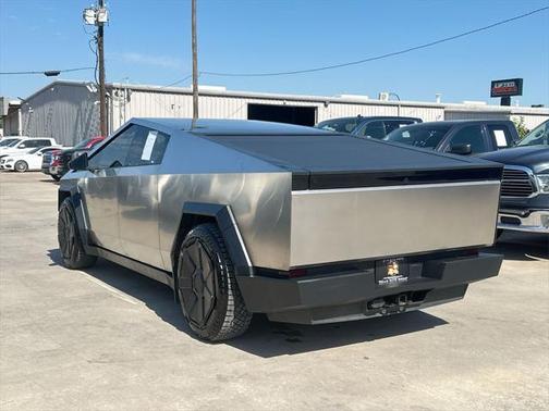 2024 Tesla Cybertruck Cyberbeast