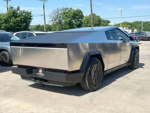 2024 Tesla Cybertruck Cyberbeast