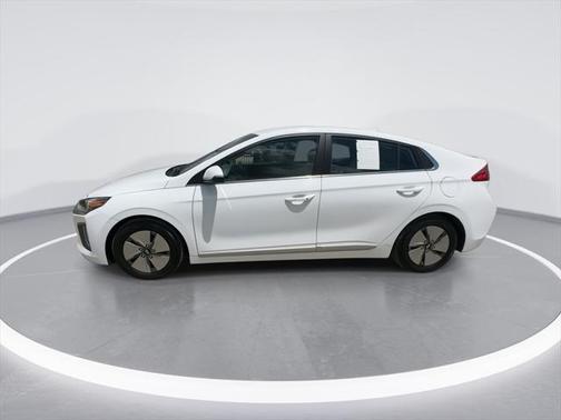 2021 Hyundai IONIQ Hybrid SE