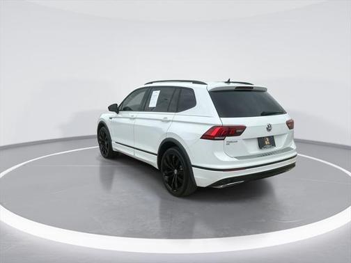 2021 Volkswagen Tiguan 2.0T SE R-Line Black