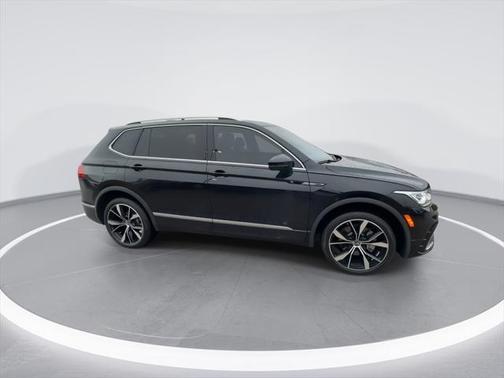 2024 Volkswagen Tiguan 2.0T SEL R-Line 4MOTION