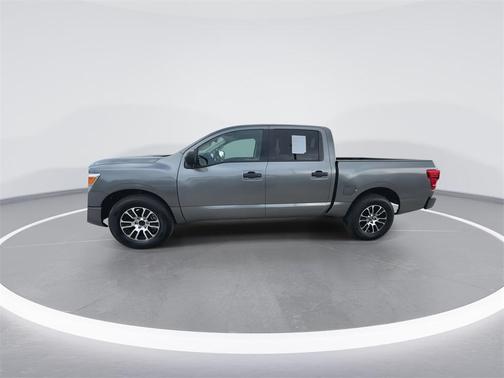 2023 Nissan Titan SV
