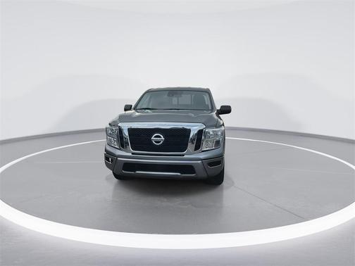 2023 Nissan Titan SV