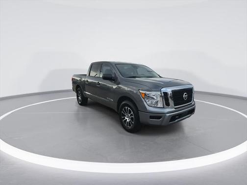 2023 Nissan Titan SV