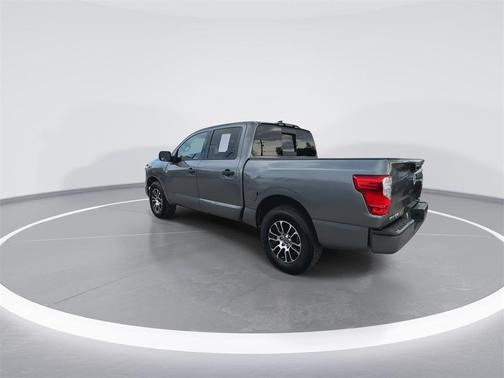 2023 Nissan Titan SV