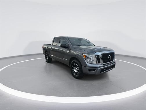 2023 Nissan Titan SV