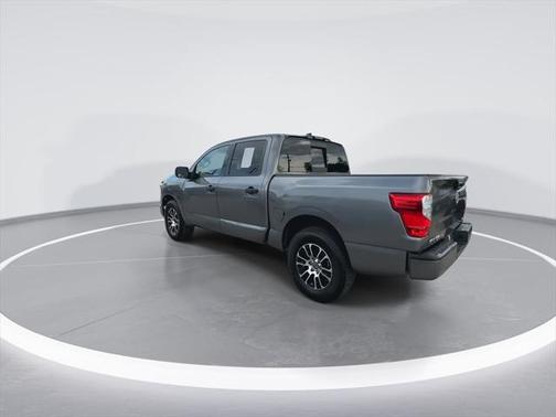 2023 Nissan Titan SV