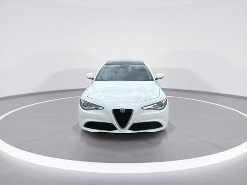 2018 Alfa Romeo Giulia Base