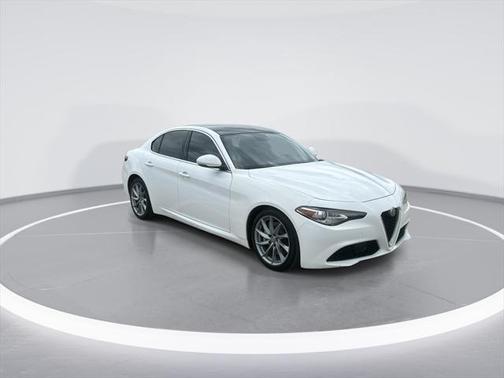 2018 Alfa Romeo Giulia Base