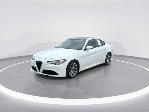 2018 Alfa Romeo Giulia Base