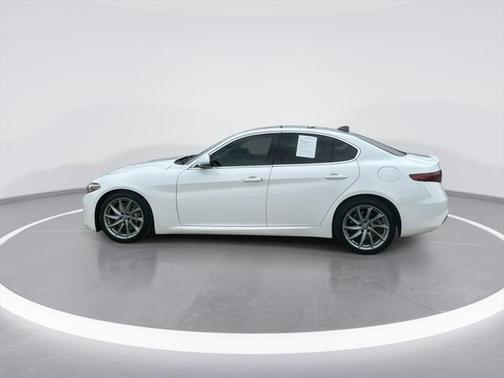 2018 Alfa Romeo Giulia Base